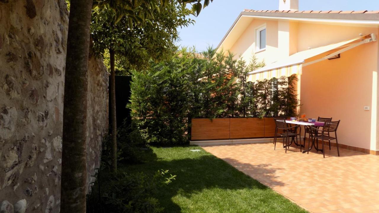 Millyholidays - Apartment Lilla - Center - Nearby Beach - Private Garden - Spa Pool Бардолино Экстерьер фото