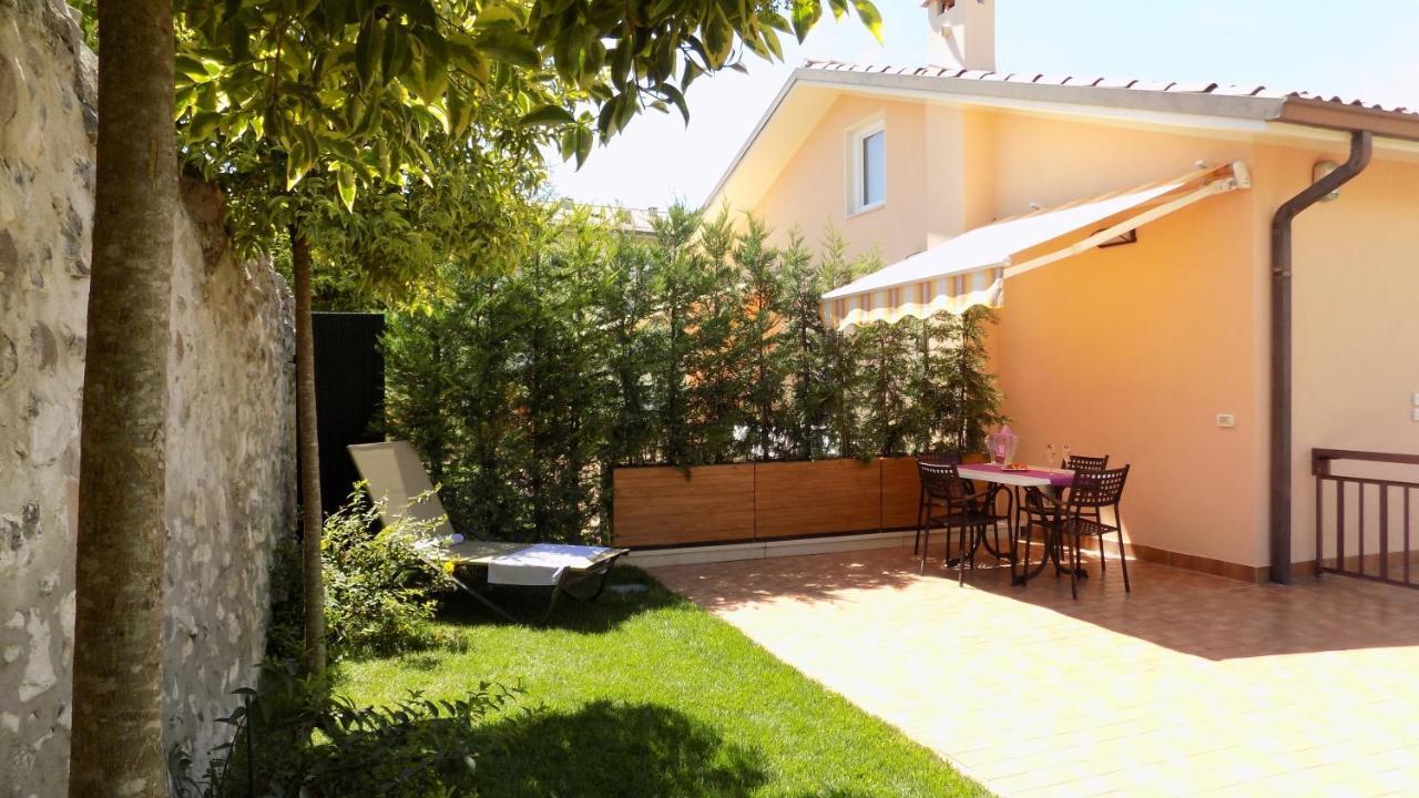 Millyholidays - Apartment Lilla - Center - Nearby Beach - Private Garden - Spa Pool Бардолино Экстерьер фото